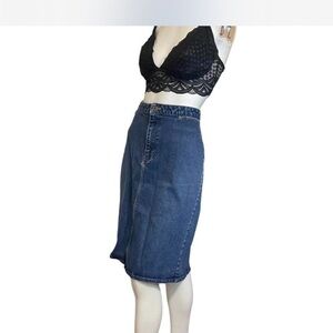 Vintage GAP 90s Y2k blue denim medium wash midi skirt with a zipper